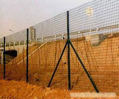 公路護(hù)欄網(wǎng)及其在橋梁安全中的應(yīng)用 以安平縣諾佳五金絲網(wǎng)制品為例